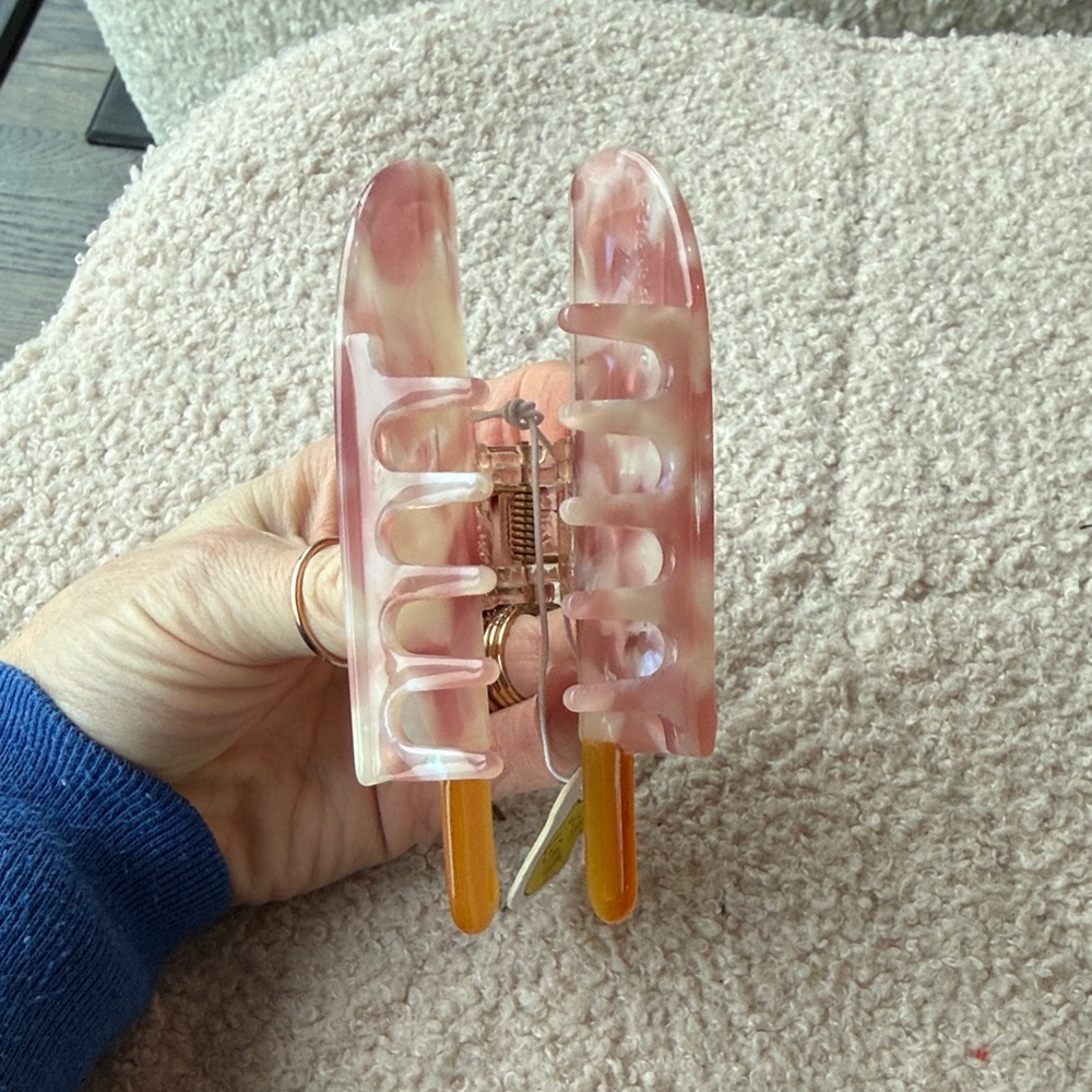 Pink and Cream Hair Claw - Picture 10 of 15